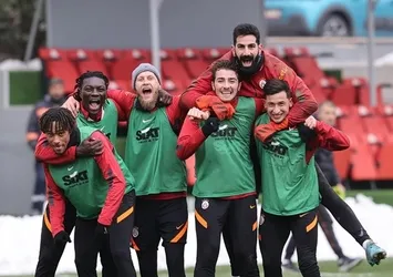 Cimbom'da Barça mesaisi başladı!