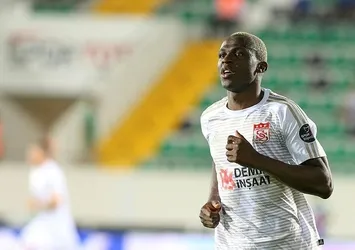 Sivassporlu Kone ameliyat edildi