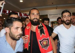 Erkan Zengin imzayı attı