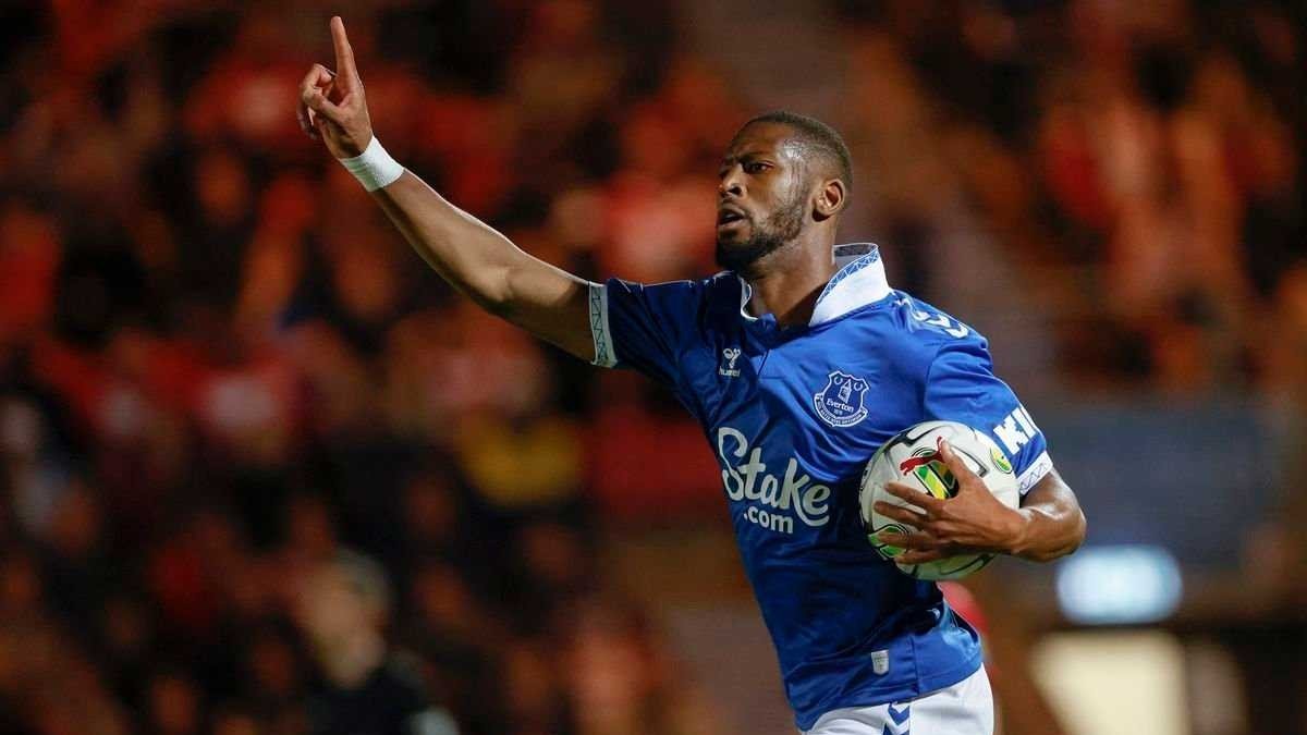 TRANSFER HABERLERİ | Beşiktaş Beto'yu listeye ekledi! Solskjaer pivot forvet istedi TRANSFER HABERLERİ | Beşiktaş Beto'yu listeye ekledi! Solskjaer pivot forvet istedi