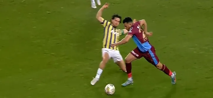 Fenerbahçe Trabzonspor maçında penaltı kararı! İşte o pozisyon - 1