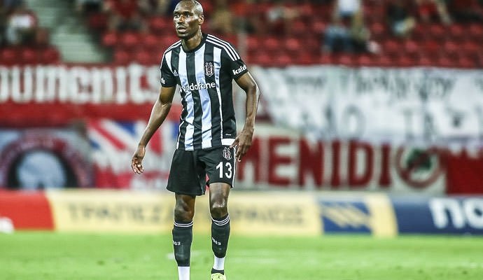 3 yıl daha Beşiktaş’ta