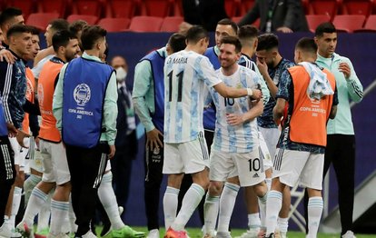 Son dakika spor haberi: Arjantin 1-1 Kolombiya Penaltılar 3-2 | MAÇ SONUCU - ÖZET | Arjantin finale yükseldi