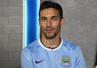 Manchester City'den Jesus Navas açıklaması