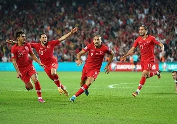 Milliler liderlik koltuğunu sevdi