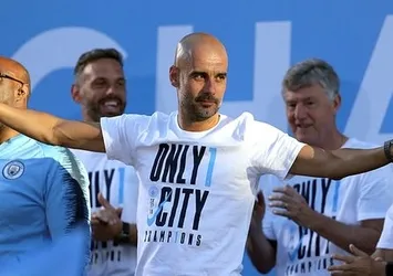 Sezonun en iyi teknik direktörü Guardiola
