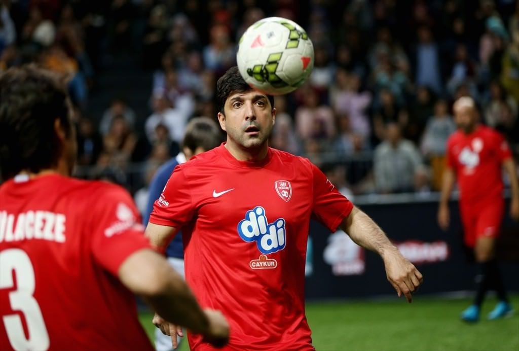 Futbolun yıldızları Darülaceze için oynadı