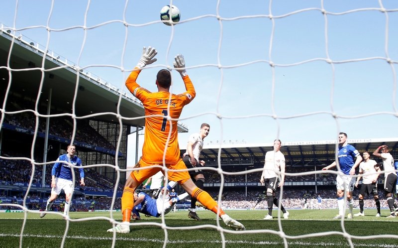 Everton Manchester United’ı dağıttı