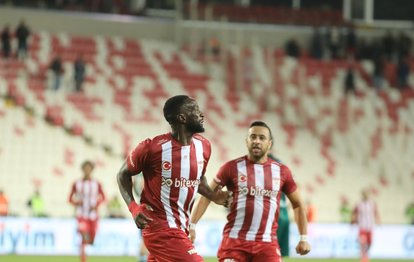 Sivasspor’da Mustapha Yatabare takıma veda etti