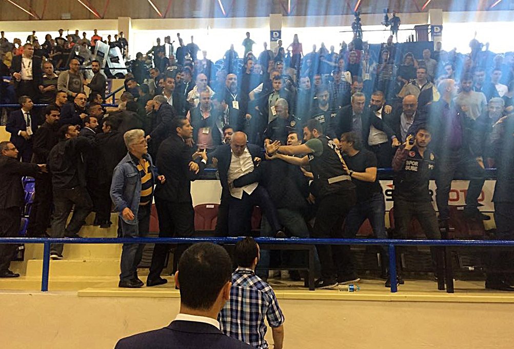 Aziz Yıldırım’ın başkanlığı tehlikede