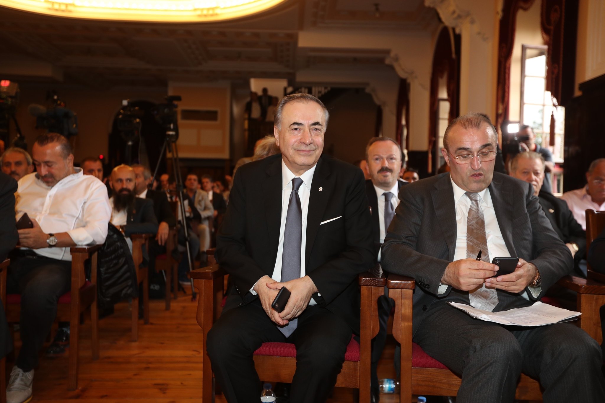 Galatasaray’ın cezası belli oldu! UEFA...