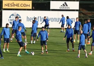 Fenerbahçe, Feyenoord maçına hazır