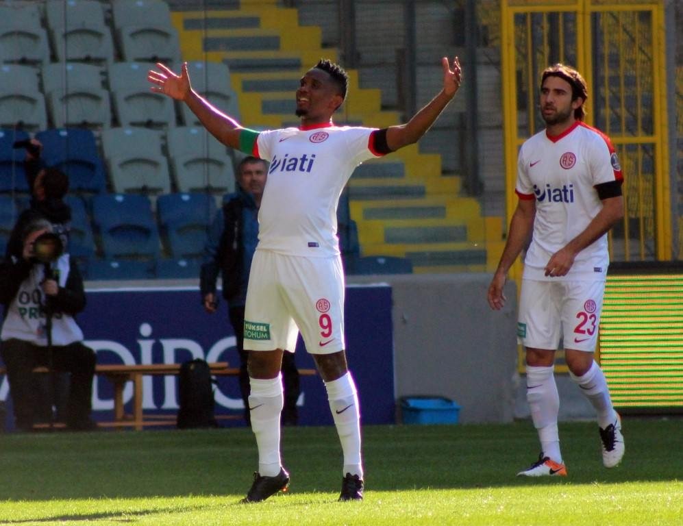 Beşiktaş Eto’o’da sona yakın!