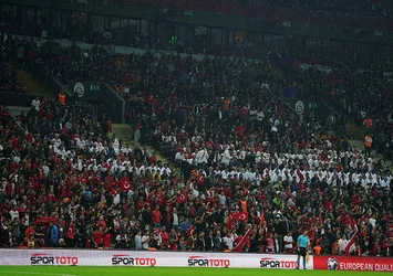 Türkiye - İzlanda maçında tribünde 48 bin taraftar!