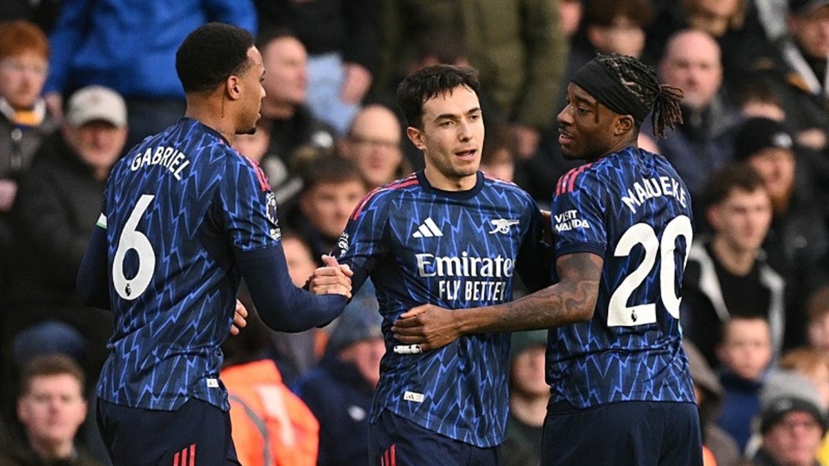 Arsenal deplasmanda farka koştu