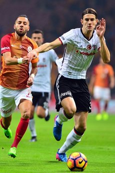 Atınç Nukan Beşiktaş'ta kalıyor