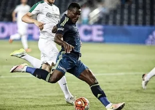Emenike şov