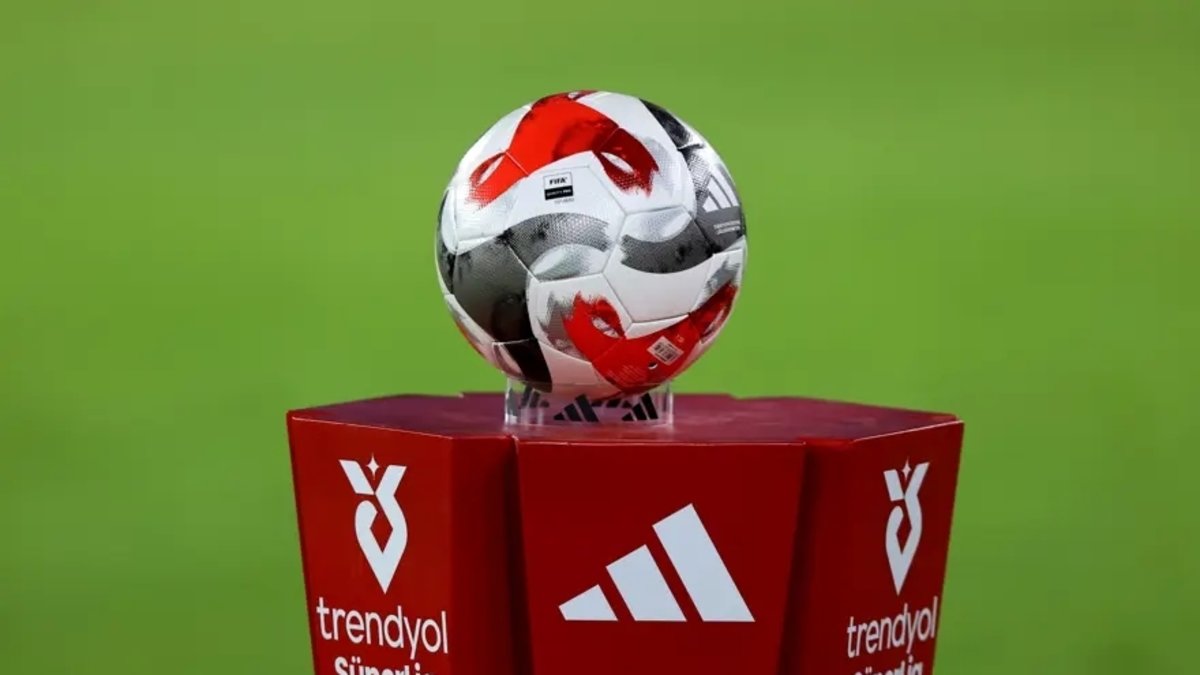 Galatasaray, derbide Fenerbahçe'yi geçti! İşte zirve yarışında son durum