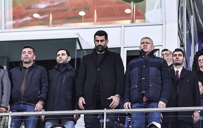 Volkan Demirel Kasımpaşa-Antalyaspor maçını tribünden takip etti
