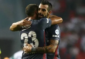 Cenk Tosun kulübeye Negredo ilk 11’e