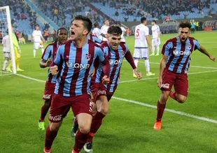 Okay Yokuşlu 2020'ye kadar Trabzonspor'da