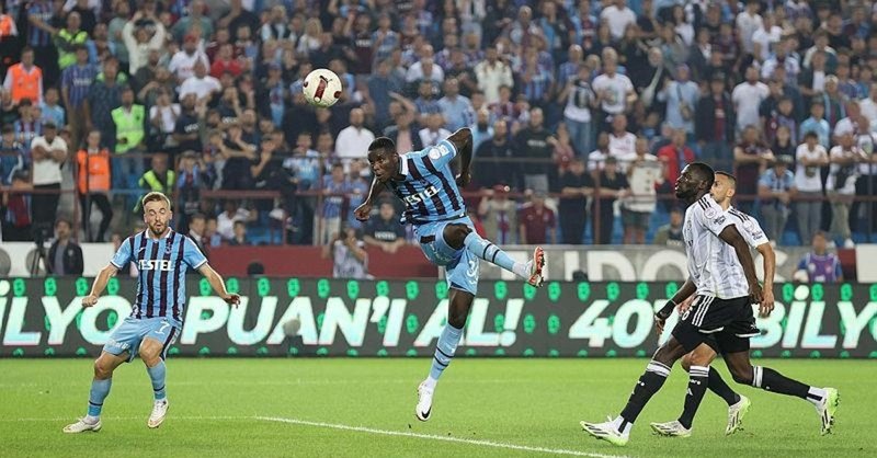 trabzonspor-super-ligde-en-cok-kafa-golu-atan-takim-konumunda-1760947894744.jpeg