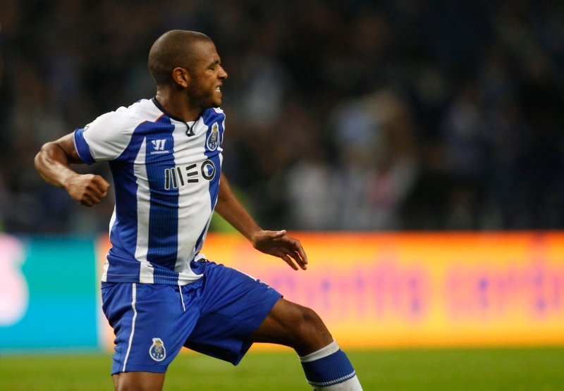 Fenerbahçe yıldız ismin transferini bitiriyor!