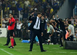 Fenerbahçeli taraftarlardan Cocu'ya büyük tepki! İşte yorumlar...