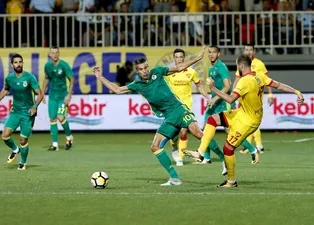 Göztepe - Fenerbahçe maçından kareler