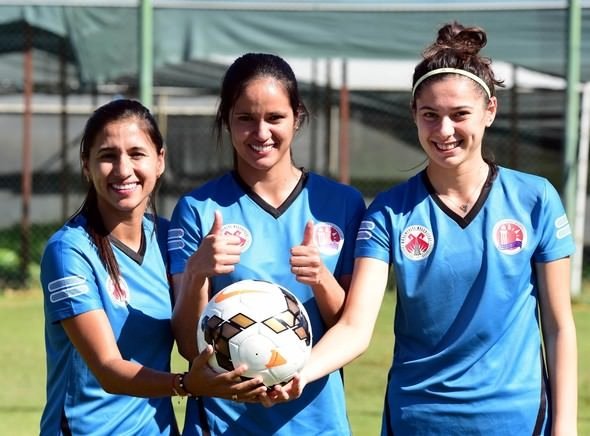 Dişi Ronaldinho taraftarı büyüledi