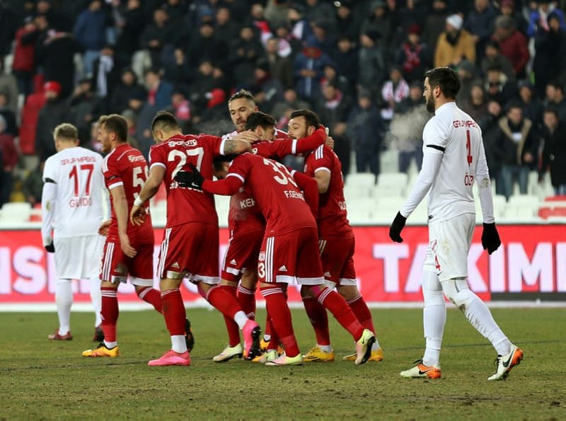 UEFA, en çok parayı hangi Türk takımına ödedi?