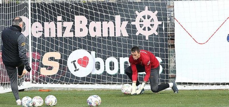 FIFA'dan Muslera'ya ceza
