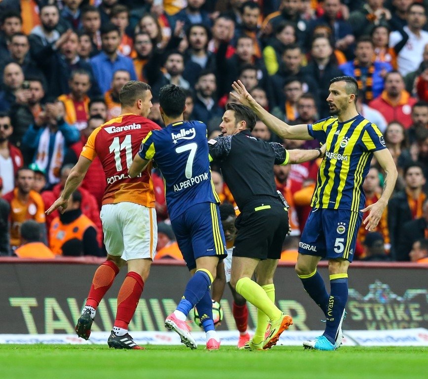 Podolski’den sert açıklamalar