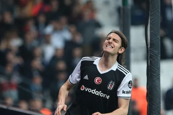 Atınç Nukan Beşiktaş'ta kalıyor