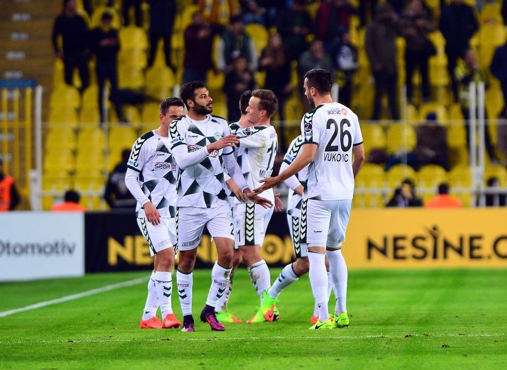 Fenerbahçe-Atiker Konyaspor karşılaşmasından kareler
