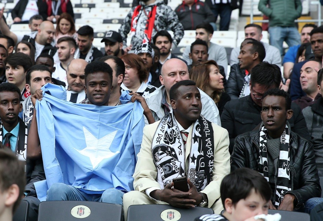 Beşiktaş tribünlerinde yenge rüzgarı