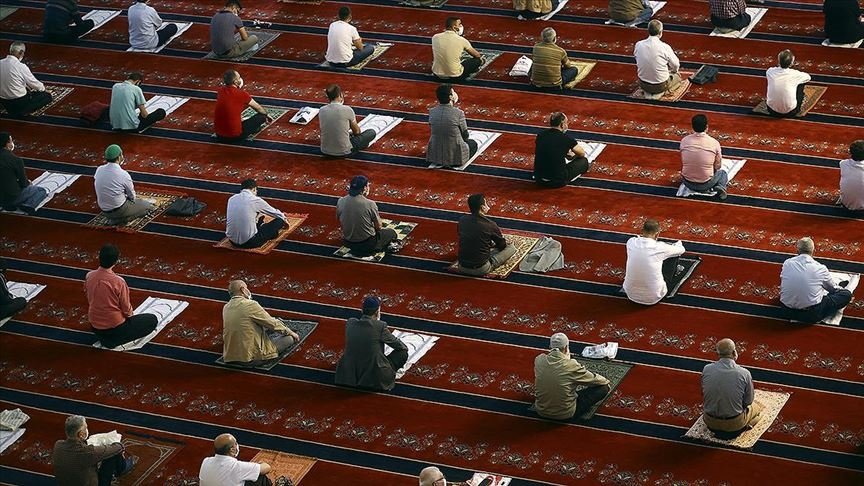 hangi vakitlerde camide namaz
