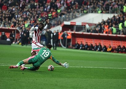 G.Saray 10 kişi kaldı!