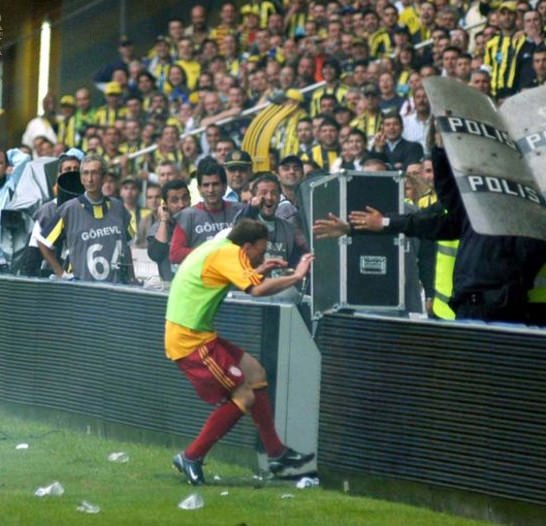Fenerbahçe - Galatasaray derbilerinin en özel kareleri