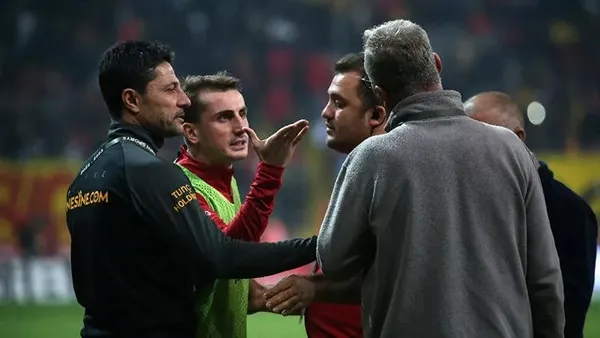 Kayserispor - Galatasaray maçında gerginlik! Kerem Aktürkoğlu devre arasında çıldırdı - 2