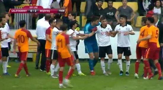 Galatasaray - Beşiktaş U21 derbisinde olay çıktı! - 1