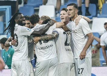 Napoli galibiyetle başladı!