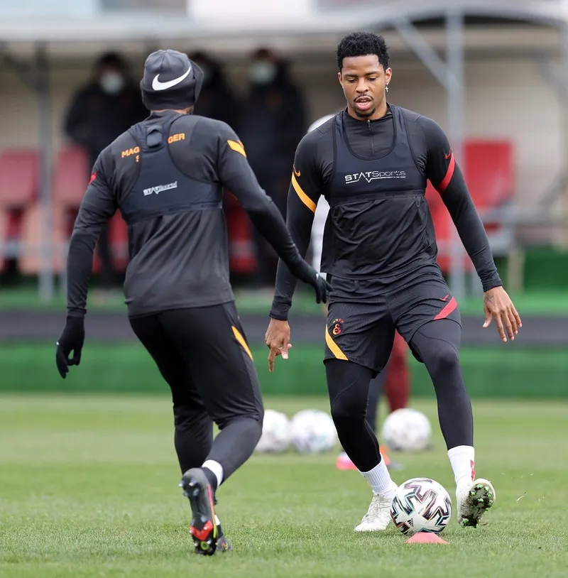 Son dakika spor haberleri: Galatasaray'a sevindirici haber! Donk takımla çalıştı - 1