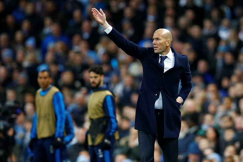 Zidane’ın pantolonu yırtılınca...