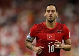 Hakan Çalhanoğlu'ndan flaş açıklama!