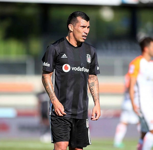 Gary Medel kara listeye alındı