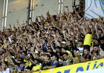 Fenerbahçe taraftarından iki isme protesto!