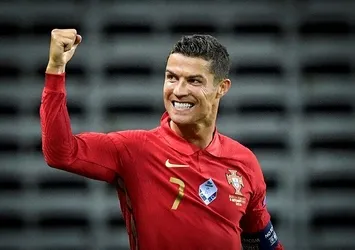 Giggs: Ronaldo 40’a kadar oynar