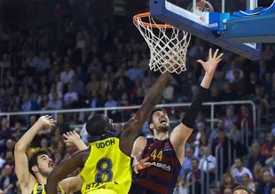 Fenerbahçe, Barcelona'yı devirdi