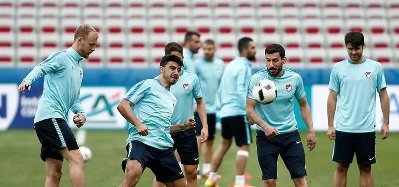 A Milli Futbol Takımı, Rusya maçı hazırlıklarına başladı